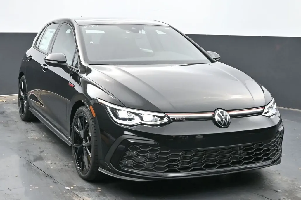 2024 Volkswagen Golf GTI 380 SE photo 1