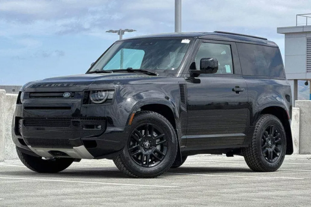 2025 Land Rover Defender 90 X-Dynamic SE photo 1