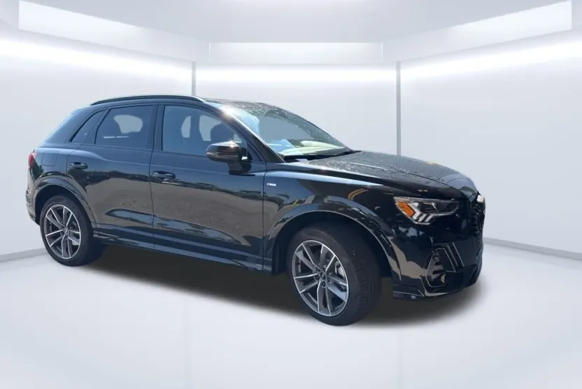 2025 Audi Q3 S line Premium photo 1