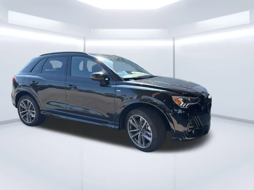 2025 Audi Q3 S line Premium photo 1