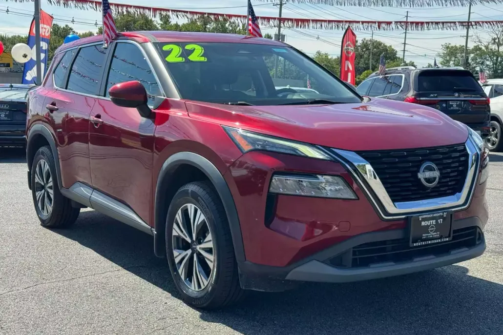 2022 Nissan Rogue SV photo 1