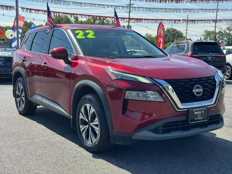 2022 Nissan Rogue SV photo 1