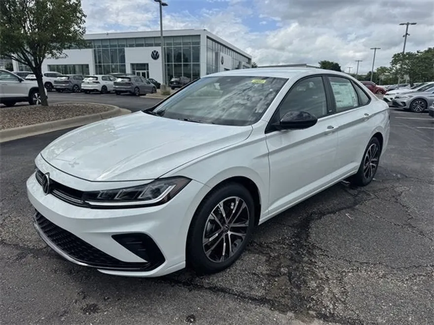 2025 Volkswagen Jetta Sport photo 1
