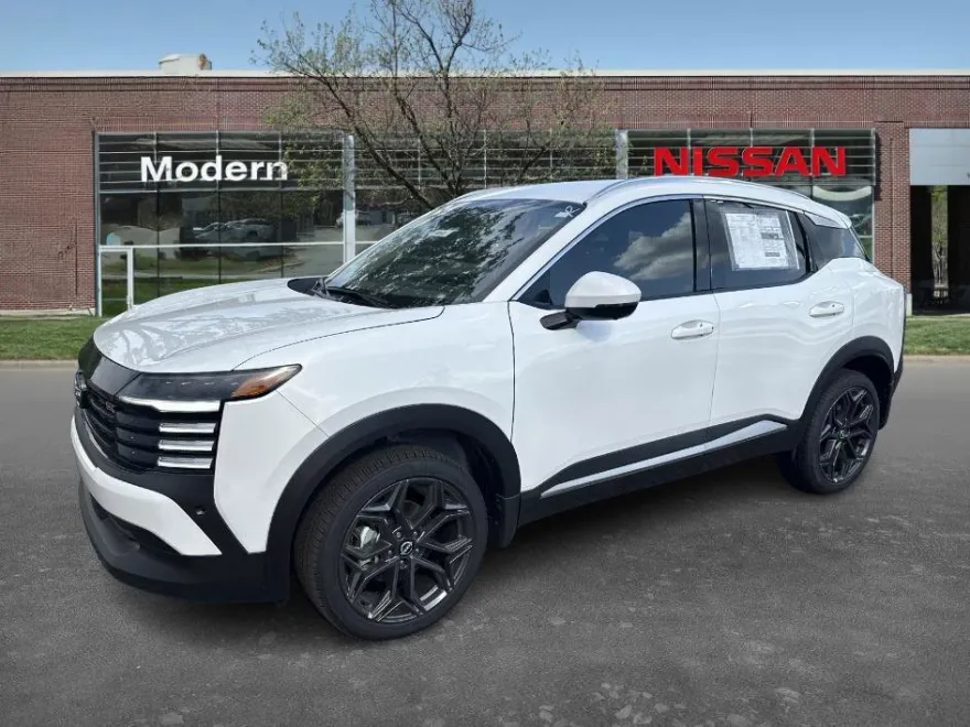 2025 Nissan Kicks SR photo 1
