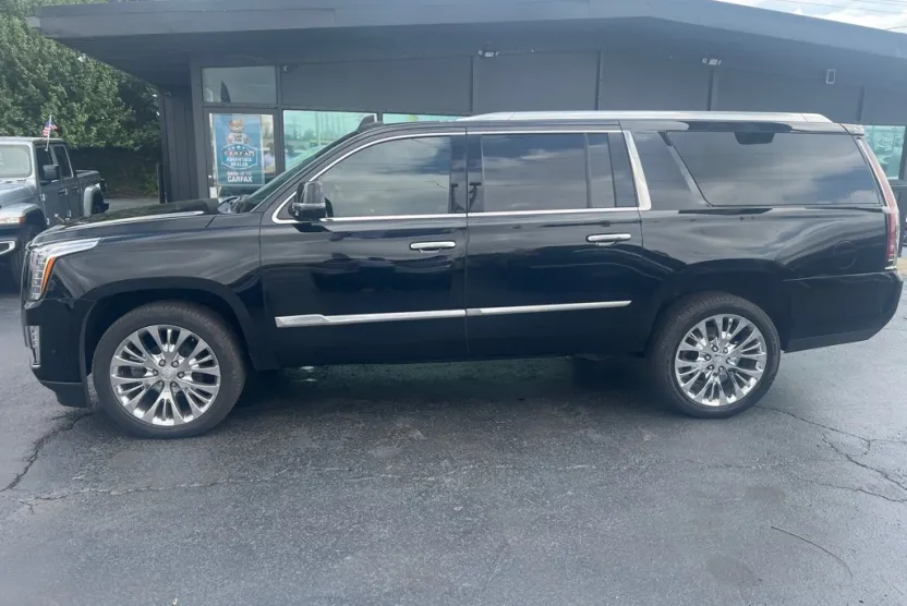 2020 Cadillac Escalade ESV Premium Luxury photo 1