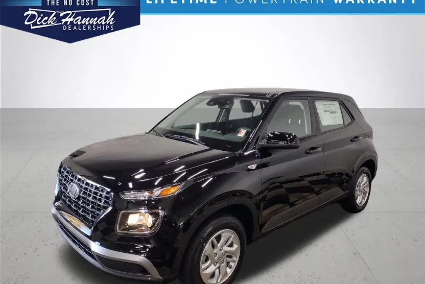 2026 Hyundai Venue SE photo 1