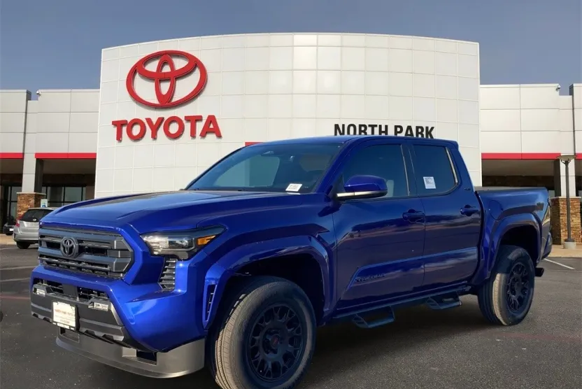 2025 Toyota Tacoma SR5 photo 1
