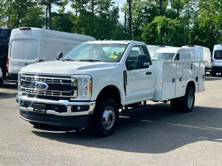 2024 Ford F-350 photo 1
