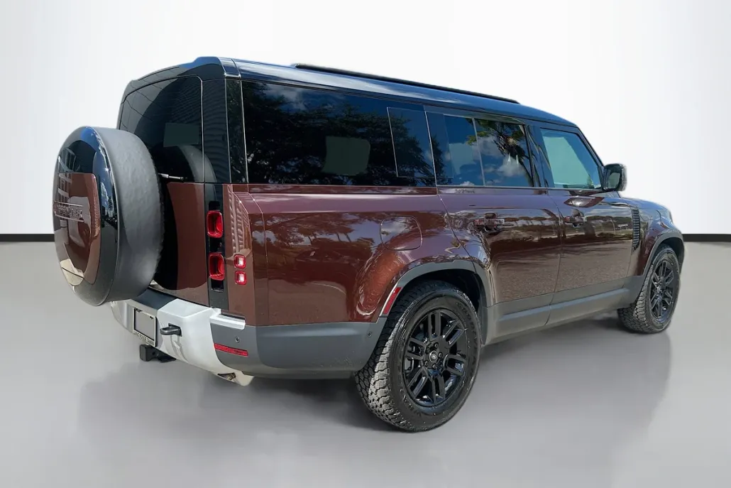 2025 Land Rover Defender 130 S photo 1