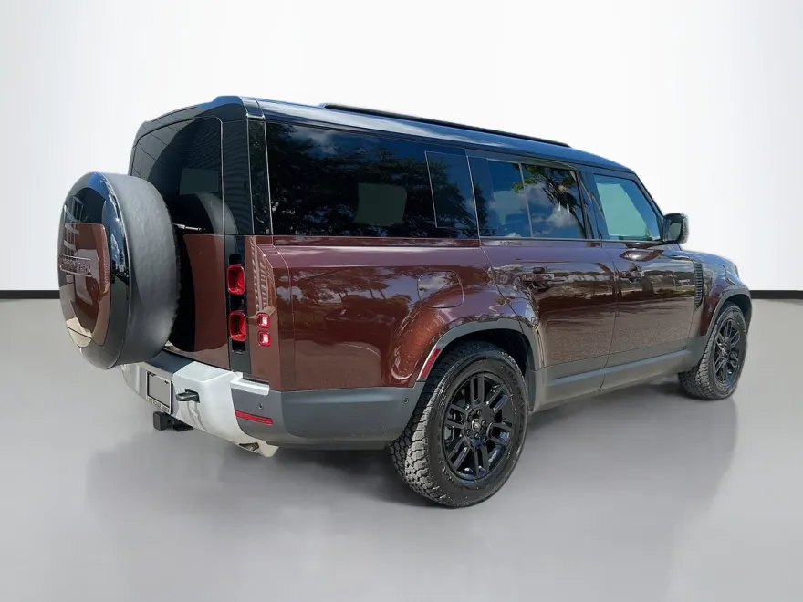 2025 Land Rover Defender 130 S photo 1