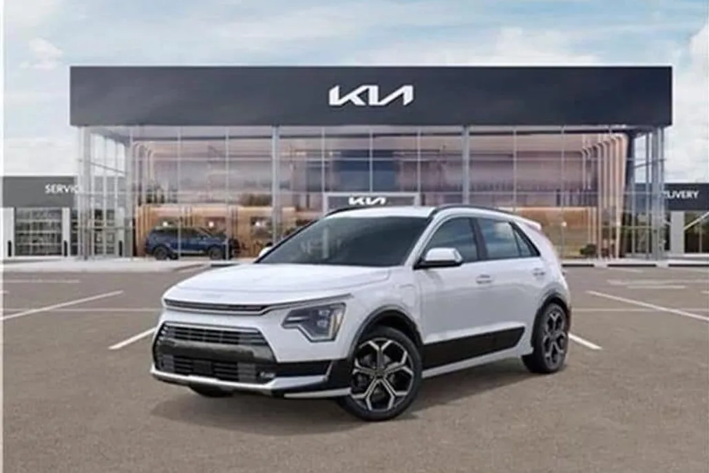 2025 Kia Niro Plug-In Hybrid SX Touring photo 1
