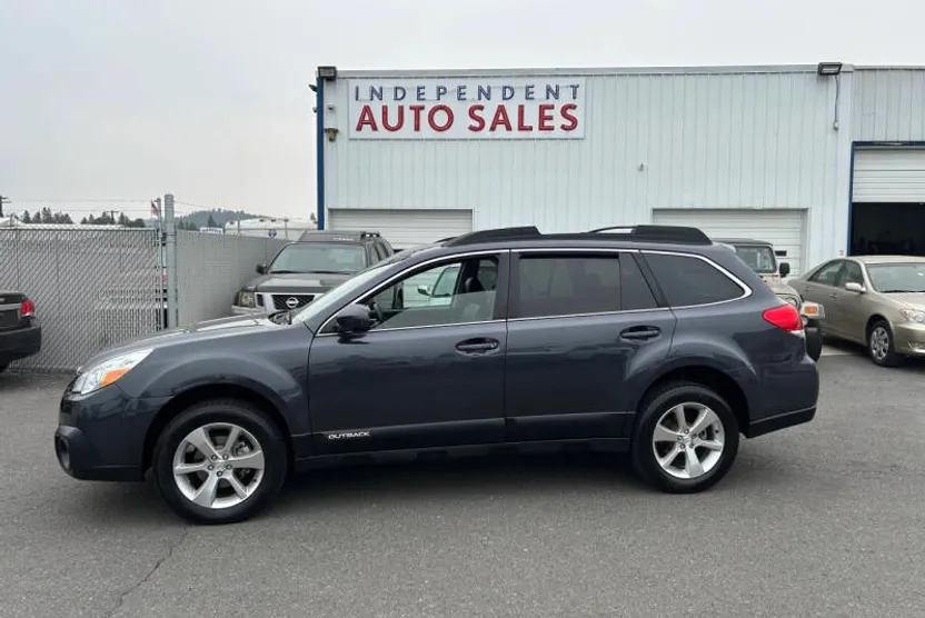 2013 Subaru Outback 2.5i Limited photo 1