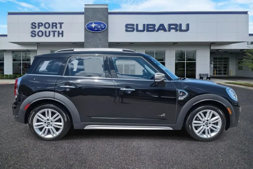 2020 Mini Cooper S ALL4 photo 1