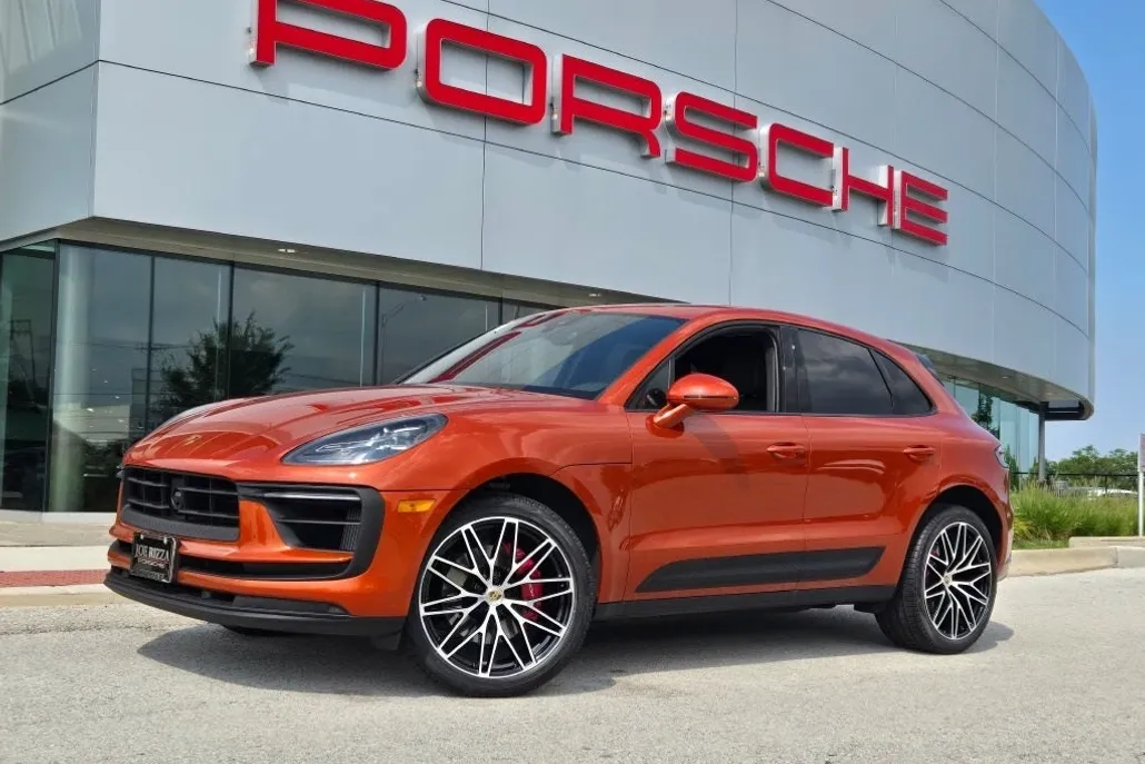 2024 Porsche Macan S photo 1