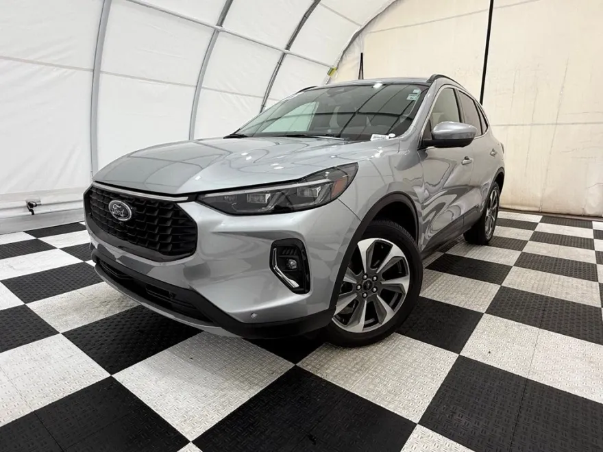 2023 Ford Escape Platinum photo 1