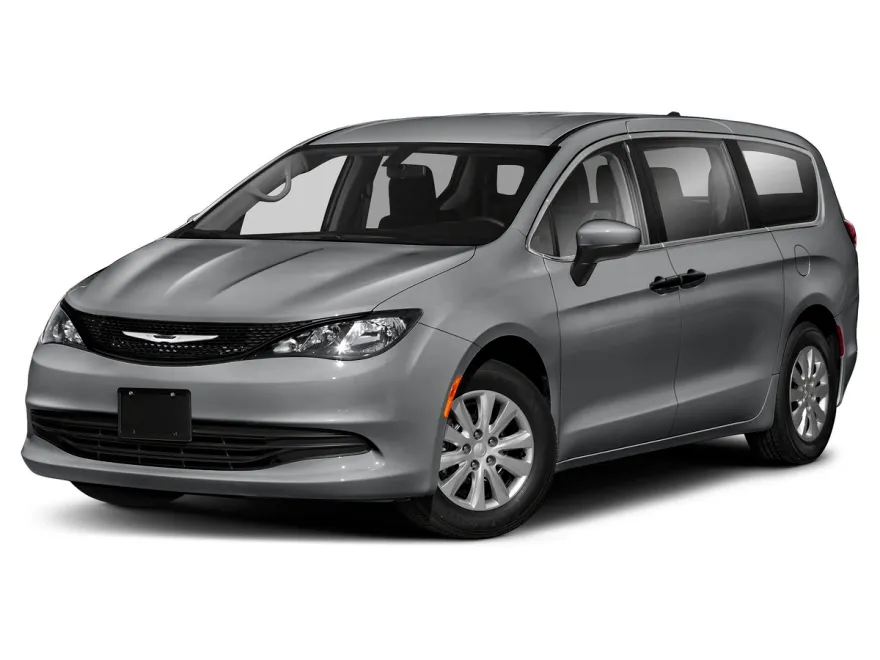 2020 Chrysler Voyager LXi photo 1