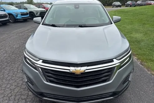 2023 Chevrolet Equinox LT photo 3