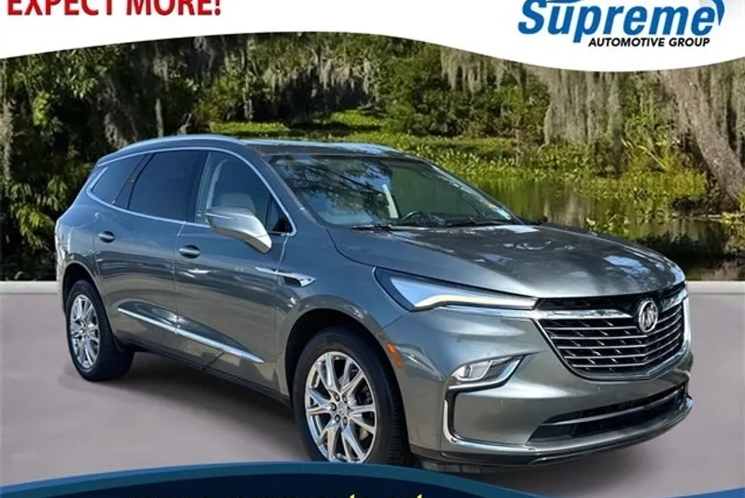 2023 Buick Enclave Essence photo 1