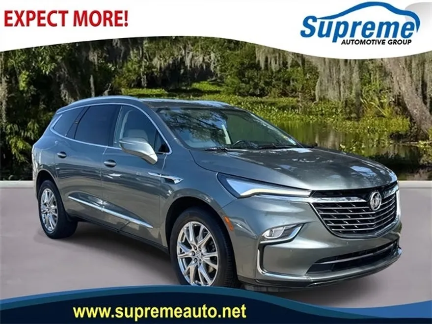 2023 Buick Enclave Essence photo 1