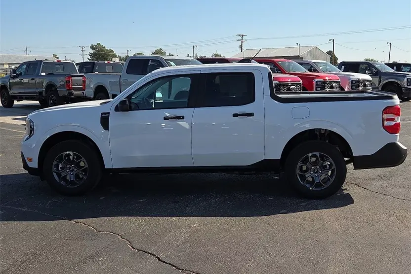 2025 Ford Maverick XLT photo 1