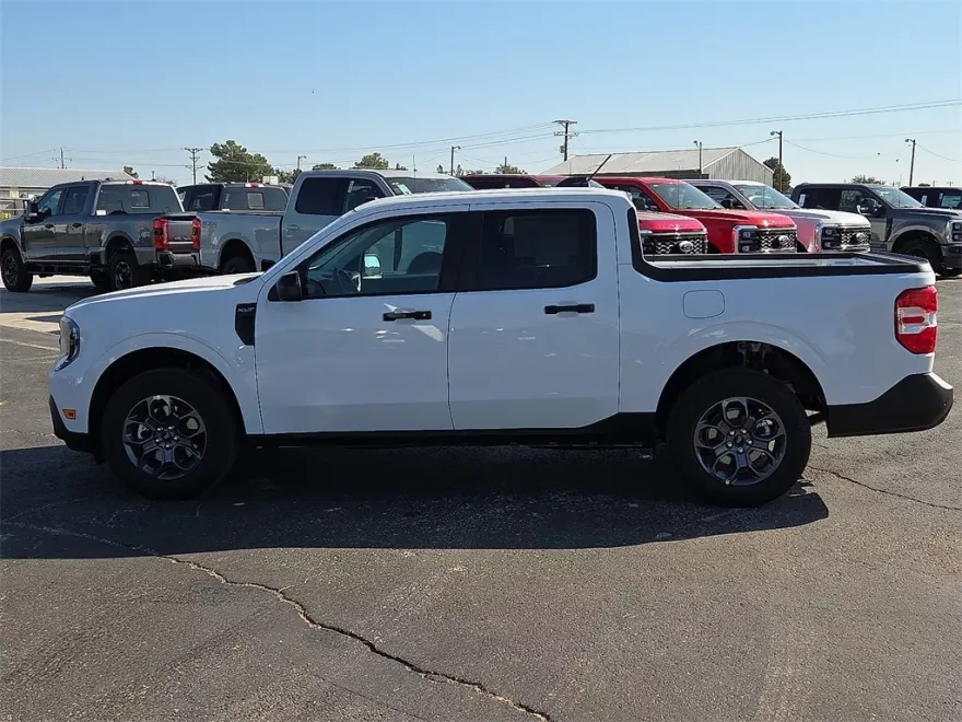 2025 Ford Maverick XLT photo 1