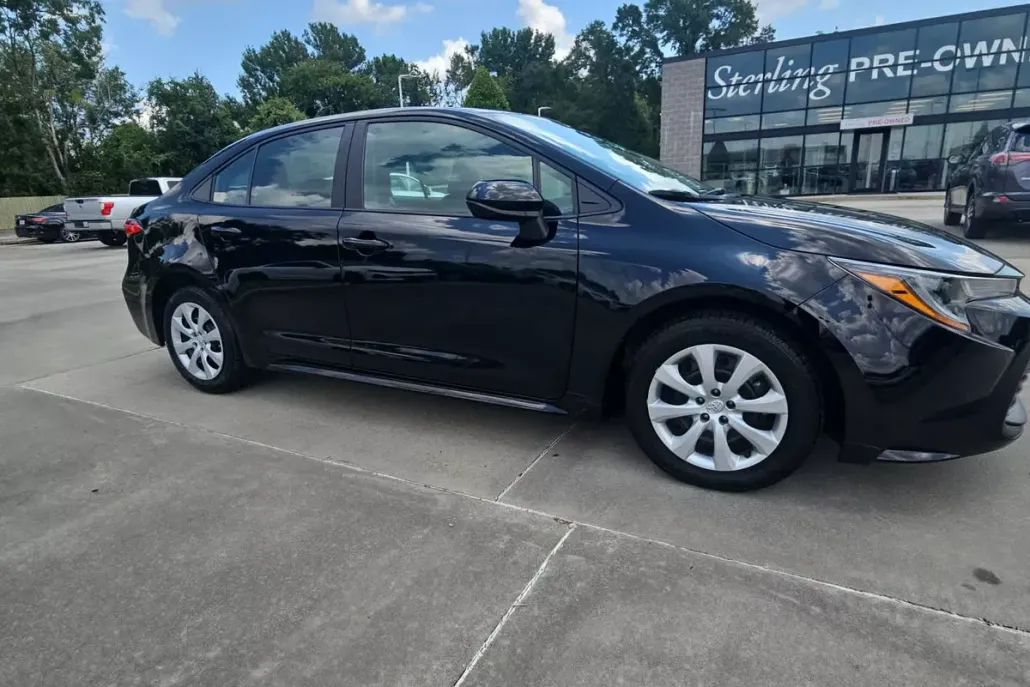2024 Toyota Corolla LE photo 1