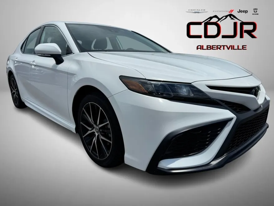 2023 Toyota Camry SE photo 1