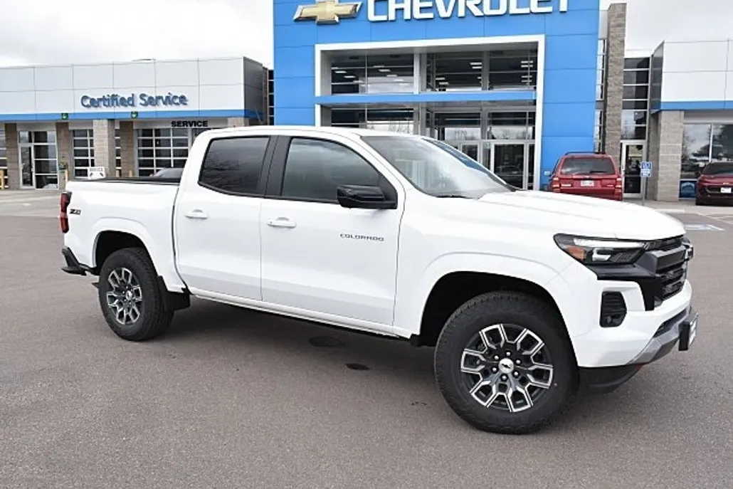2025 Chevrolet Colorado Z71 photo 1
