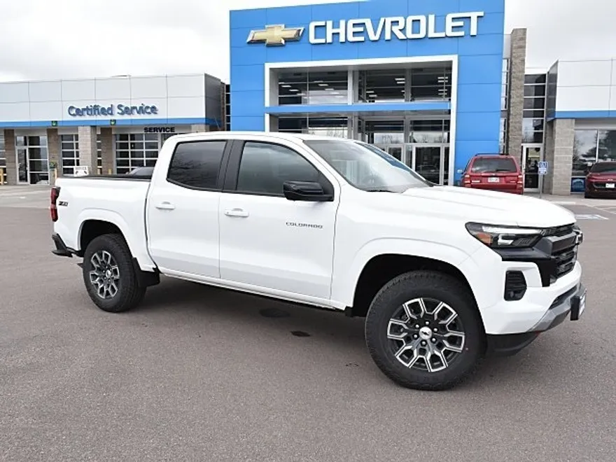 2025 Chevrolet Colorado Z71 photo 1