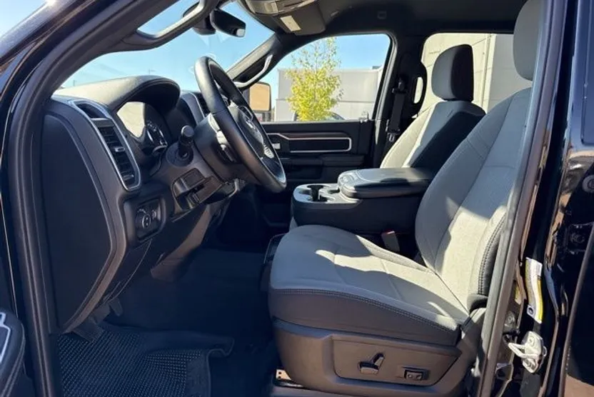 2024 Ram 2500 Big Horn photo 1