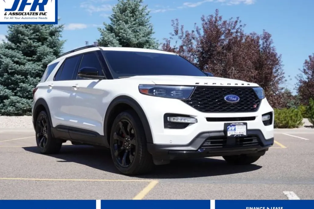 2022 Ford Explorer ST photo 1