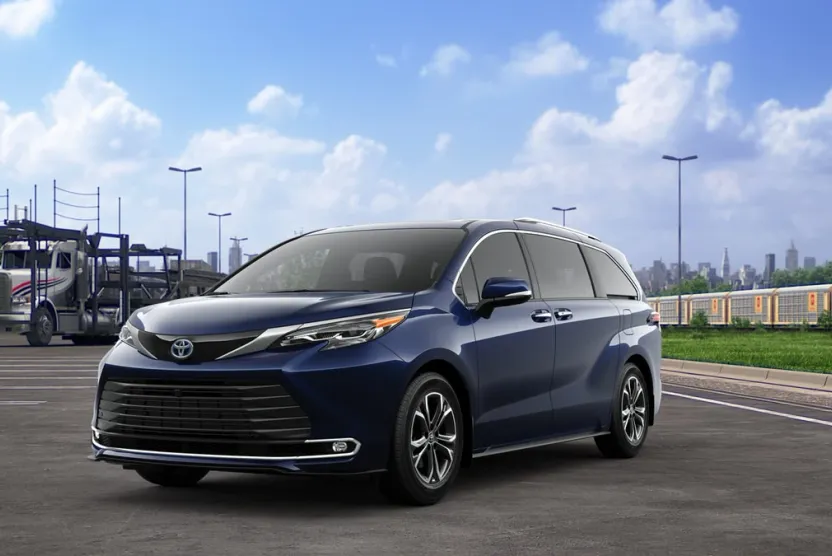 2025 Toyota Sienna Platinum photo 1
