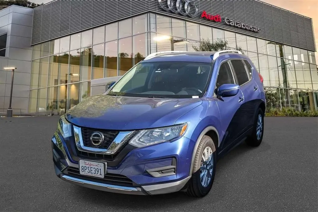 2020 Nissan Rogue SV photo 1
