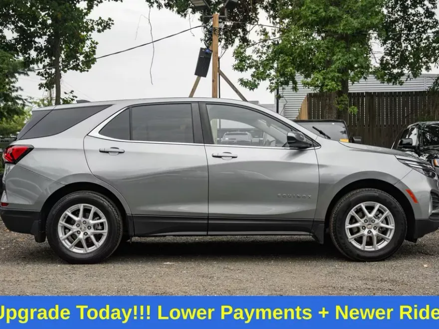 2023 Chevrolet Equinox LT photo 1