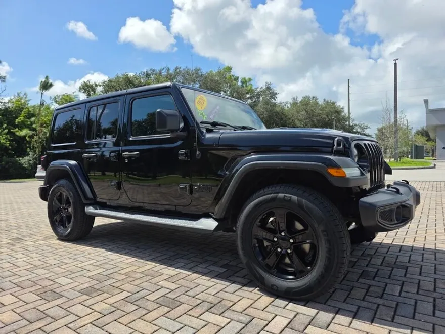 2020 Jeep Wrangler Unlimited Sahara Altitude photo 1