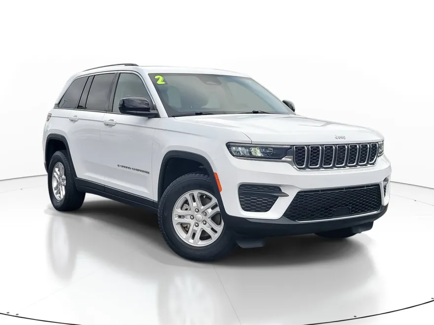 2022 Jeep Grand Cherokee Laredo photo 1
