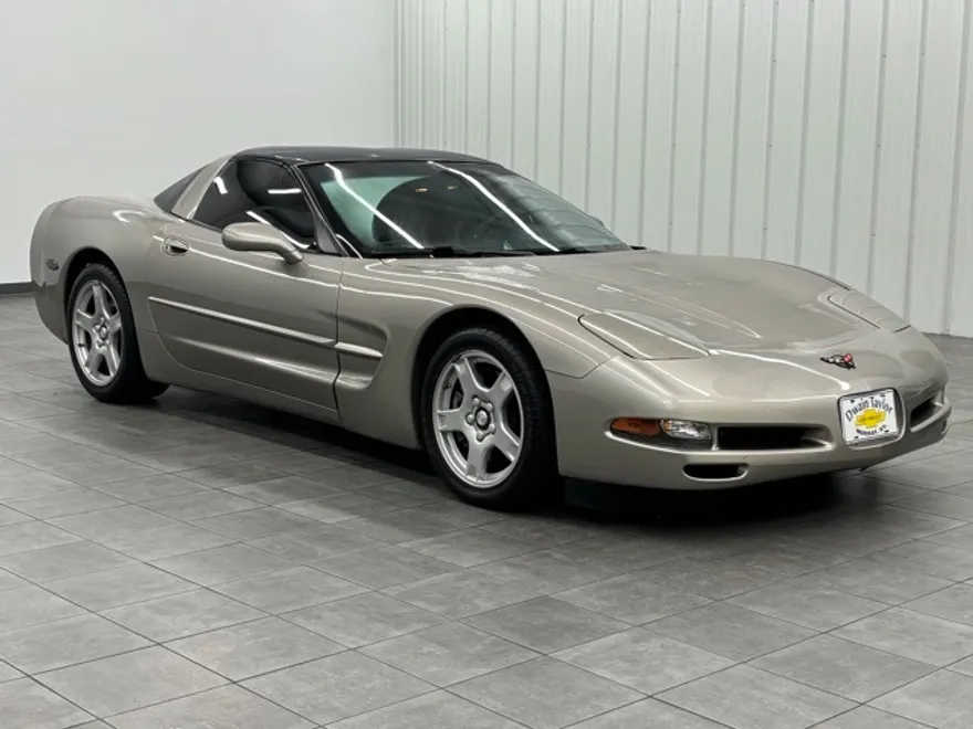 1998 Chevrolet Corvette Base photo 1