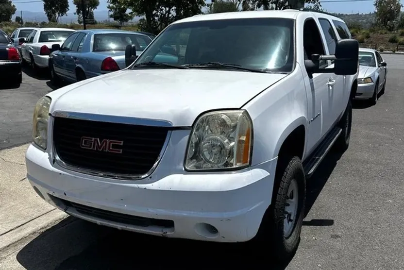 2009 Gmc Yukon XL SL photo 1