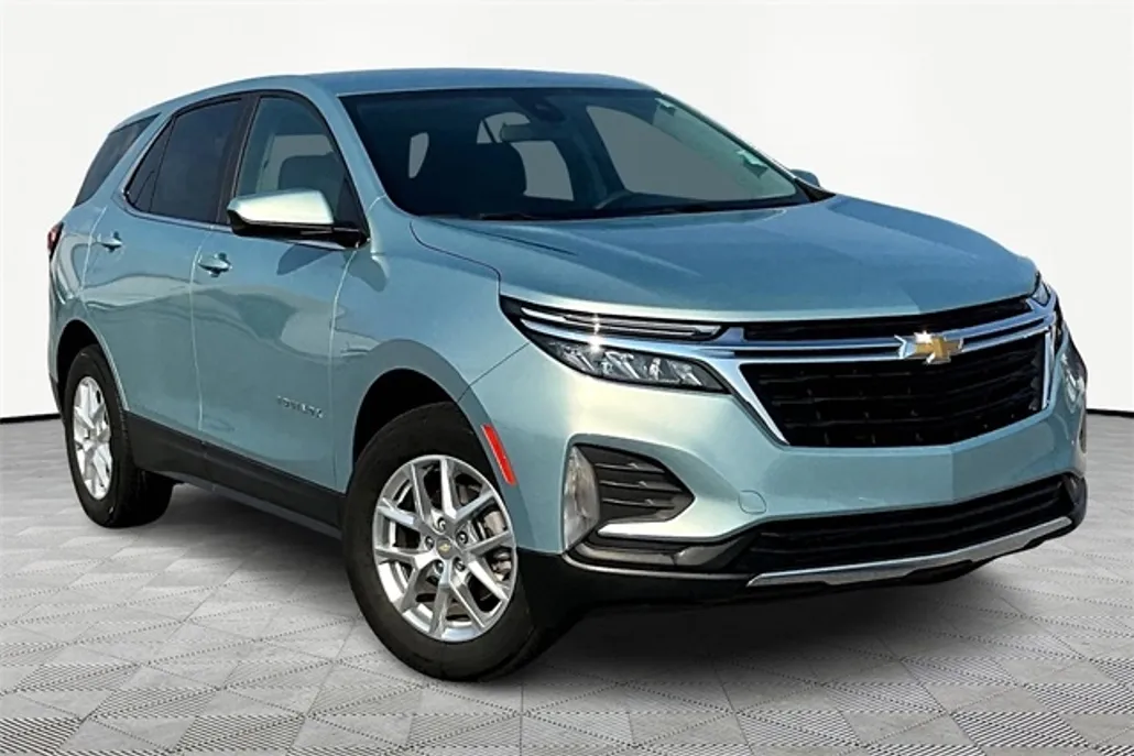 2023 Chevrolet Equinox LT photo 1