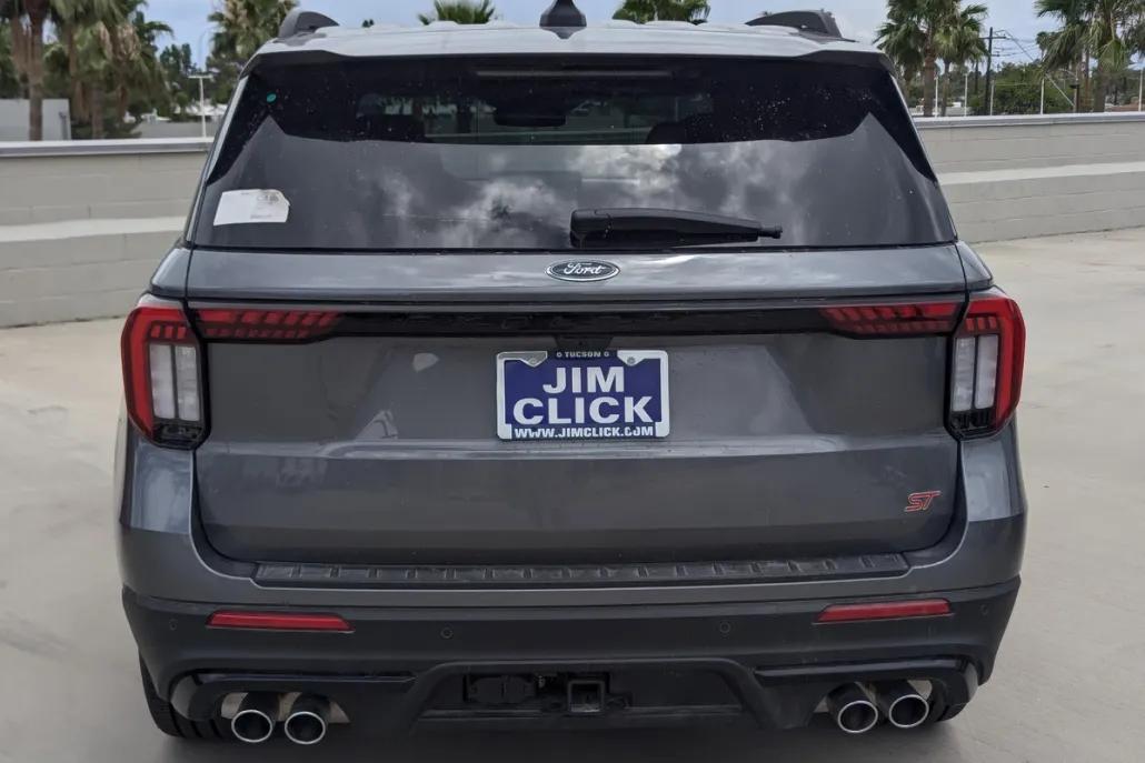 2025 Ford Explorer ST photo 1
