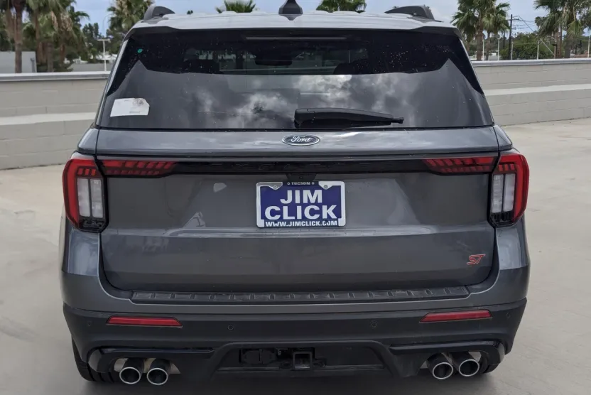 2025 Ford Explorer ST photo 1