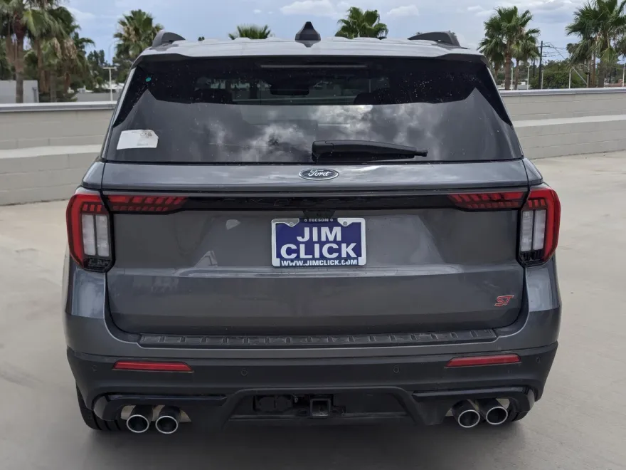 2025 Ford Explorer ST photo 1