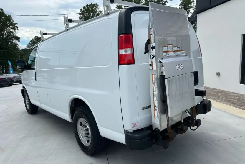 2020 Chevrolet Express 3500 Cargo photo 1