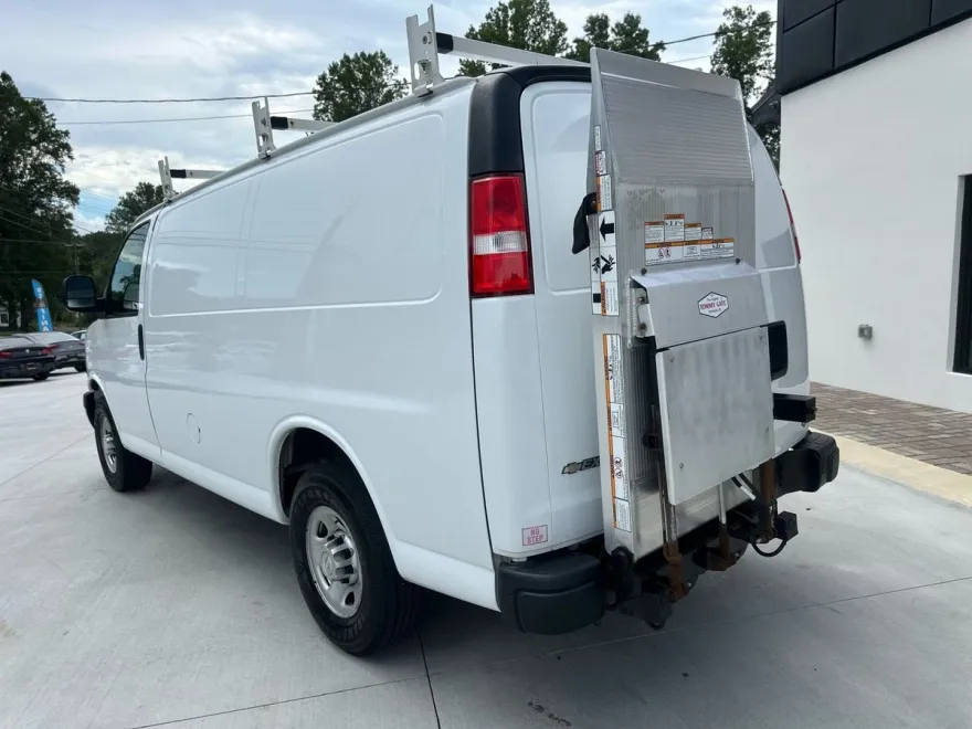 2020 Chevrolet Express 3500 Cargo photo 1