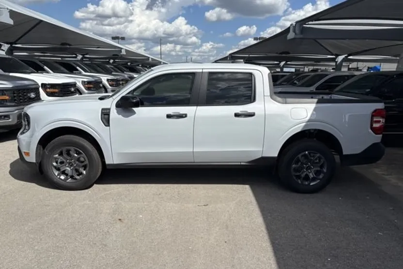 2025 Ford Maverick XLT photo 1