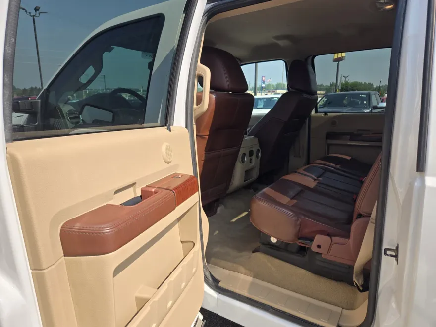 2011 Ford F-350 Lariat photo 1