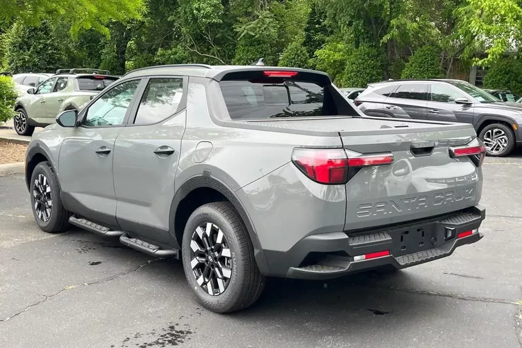 2025 Hyundai Santa Cruz SEL Activity photo 1