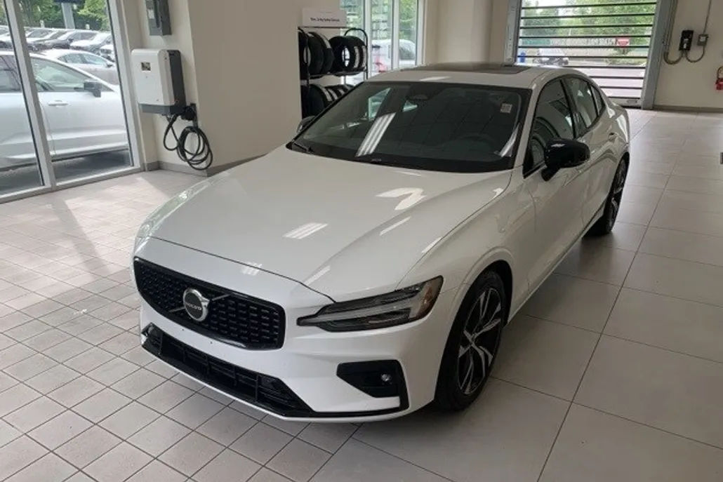 2024 Volvo S60 B5 Core photo 1