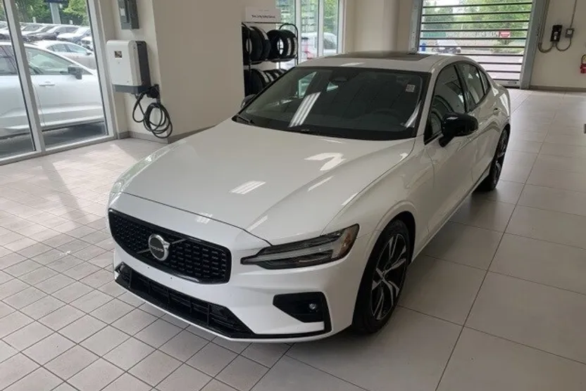 2024 Volvo S60 B5 Core photo 1