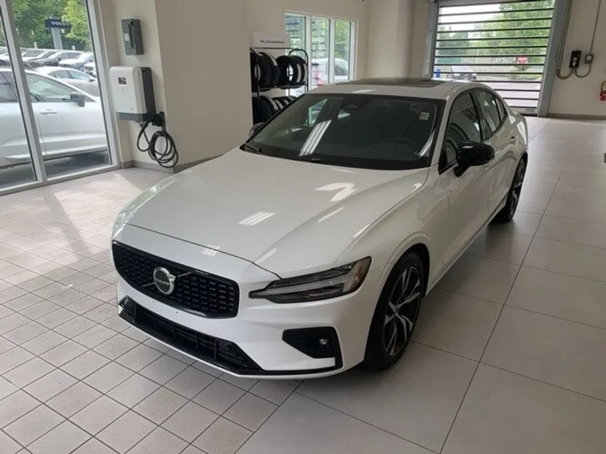 2024 Volvo S60 B5 Core photo 1